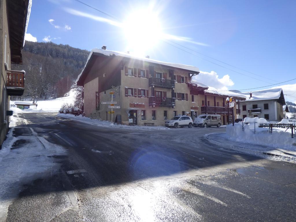 Hotel Et Appart'Hotel Restaurant L'Adray Longefoy Exterior photo